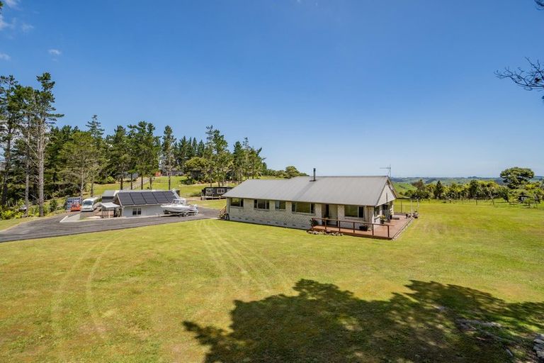 Photo of property in 837 Ararimu Valley Road, Helensville, Waimauku, 0882