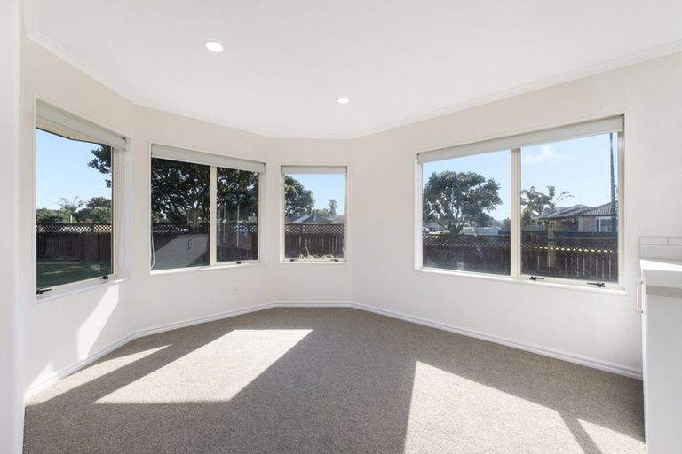 Photo of property in 142 Evans Road, Papamoa Beach, Papamoa, 3118