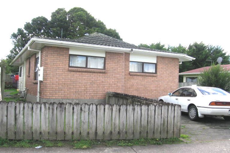 Photo of property in 12 Mayfair Place, Henderson, Auckland, 0614