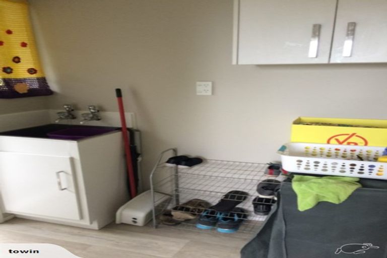 Photo of property in 2/65 High Road, Glenfield, Auckland, 0629