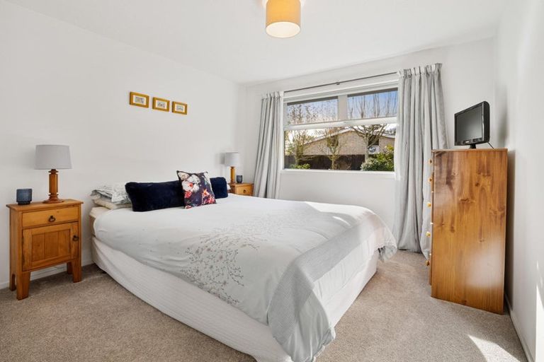Photo of property in 3 Cam Place, Harewood, Christchurch, 8051