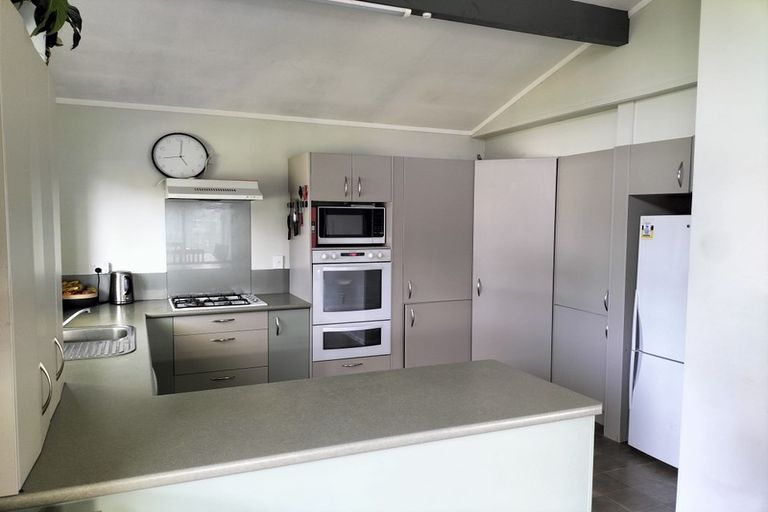 Photo of property in 2 Edge Street, Onerahi, Whangarei, 0110