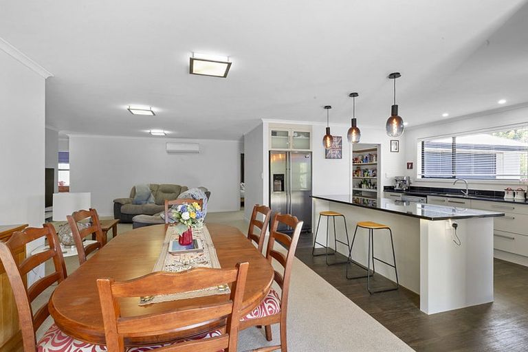 Photo of property in 4 Dunbar Place, Highlands Park, New Plymouth, 4312