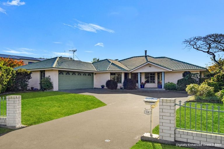 Photo of property in 14 Holdsworth Drive, Otamatea, Whanganui, 4500