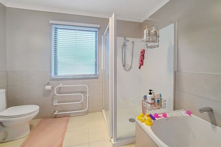 Photo of property in 40 Evergreen Crescent, Trentham, Upper Hutt, 5018