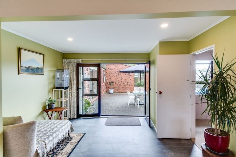 Photo of property in 6 Cooke Place, Taradale, Napier, 4112