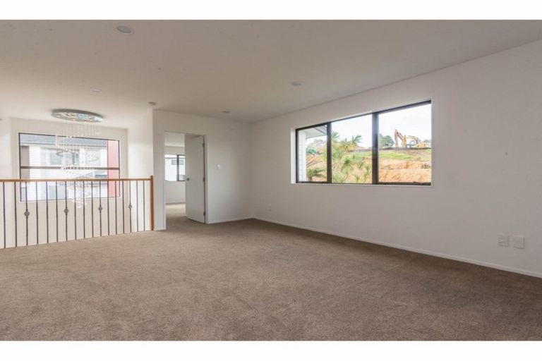 Photo of property in 139 Tiriwa Drive, Massey, Auckland, 0614