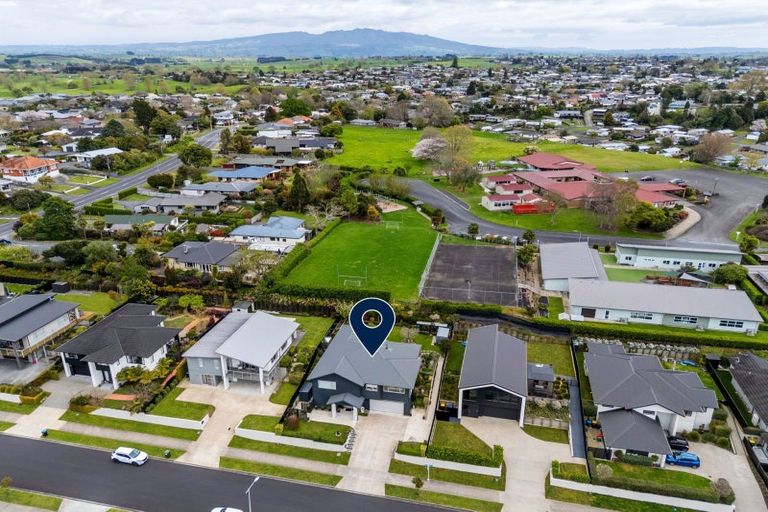 Photo of property in 16 Oak Ridge Drive, Te Awamutu, 3800