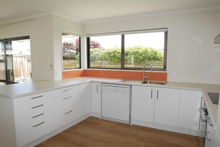 Photo of property in 63a Ngaio Road, Waikanae, 5036