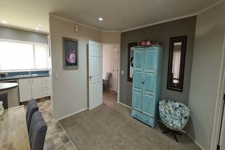 Photo of property in 11 Kotuku Drive, Paraparaumu Beach, Paraparaumu, 5032