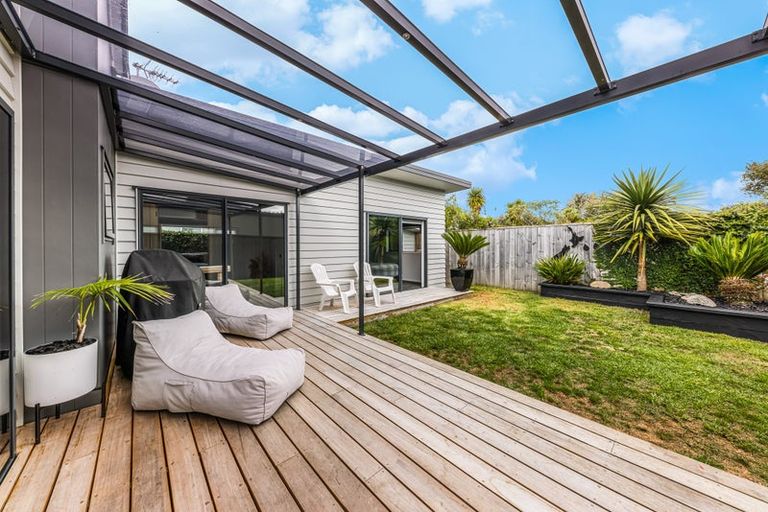 Photo of property in 11 Makete Crescent, Hobsonville, Auckland, 0618