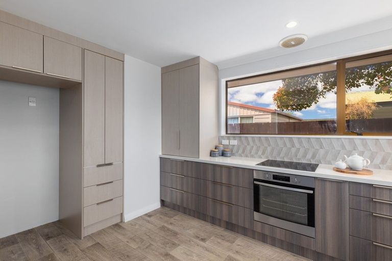 Photo of property in 51 Arcon Drive, Broomfield, Christchurch, 8042