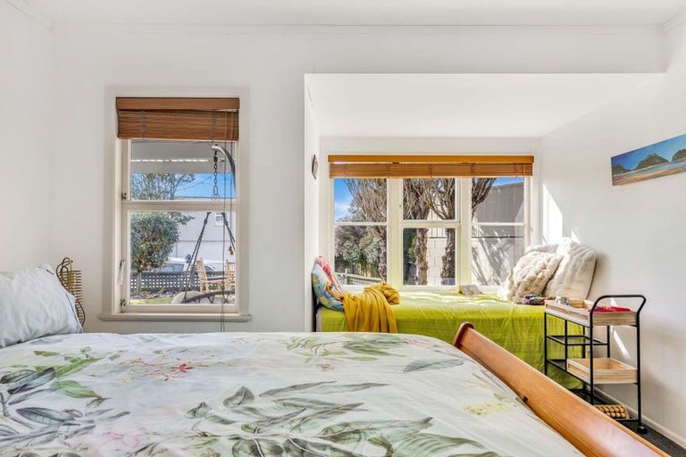 Photo of property in 2 Alberta Street, Acacia Bay, Taupo, 3330