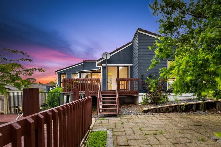 Photo of property in 17 Ebony Place, Massey, Auckland, 0614