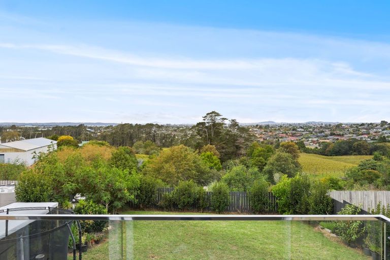Photo of property in 85c Lake Panorama Drive, Henderson Valley, Auckland, 0614