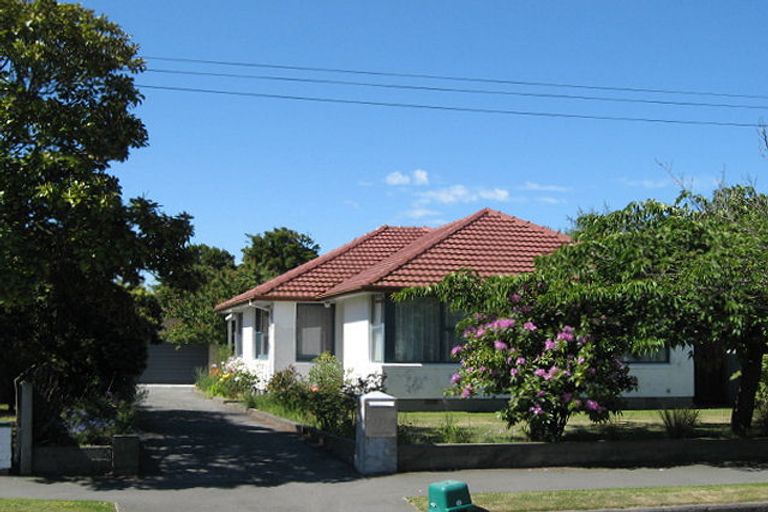 Photo of property in 82 Staveley Street, Avonhead, Christchurch, 8042