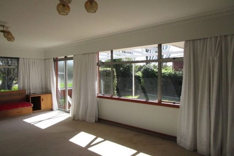 Photo of property in 100 Palatine Terrace, Saint Martins, Christchurch, 8022
