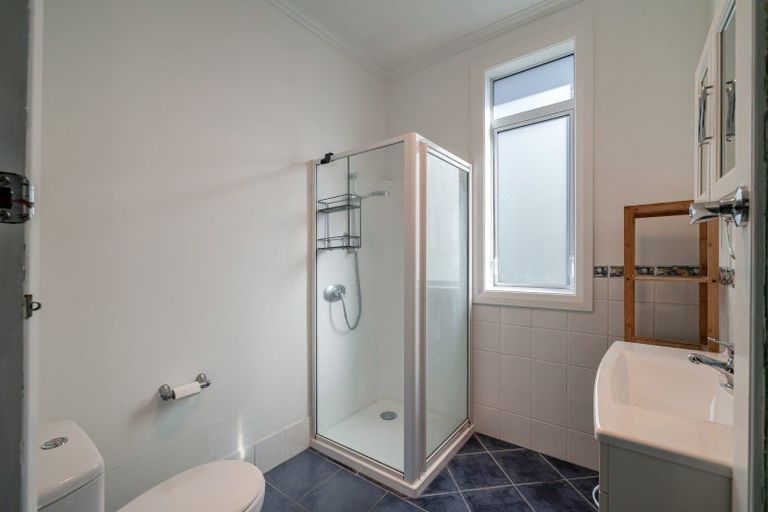 Photo of property in 5 Perrin Place, Kelvin Grove, Palmerston North, 4414