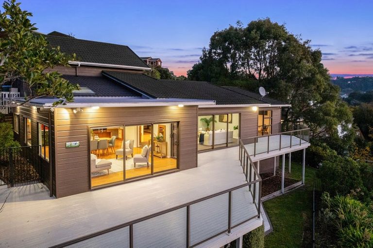 Photo of property in 22 Sailmaker Close, Whitby, Porirua, 5024