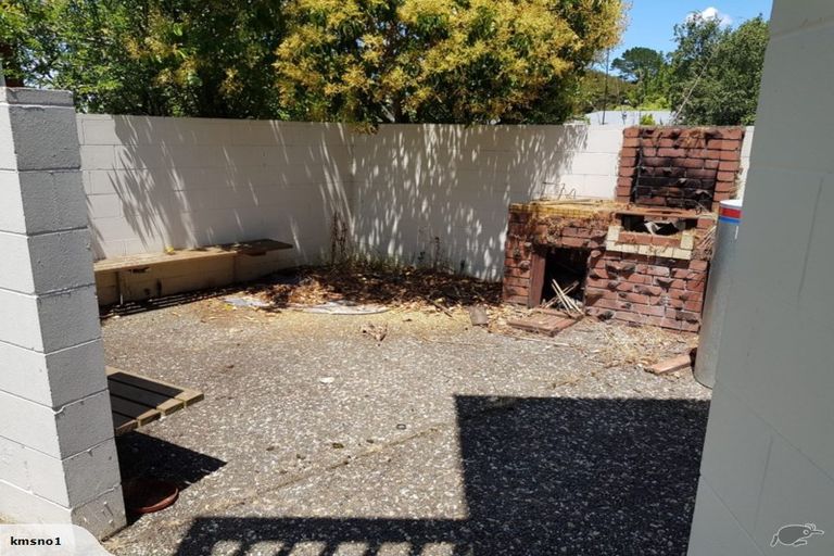 Photo of property in 22 Hartley Terrace, Massey, Auckland, 0614