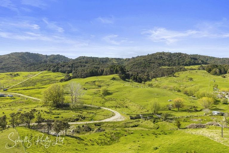 Photo of property in 316 Mountain Road, Maungaturoto, 0587