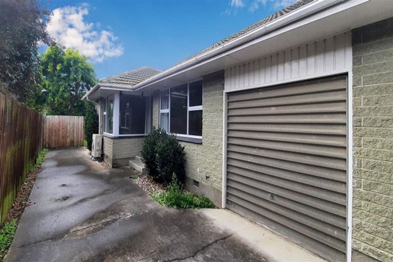 Photo of property in 1/12 Ashfield Place, Ilam, Christchurch, 8041