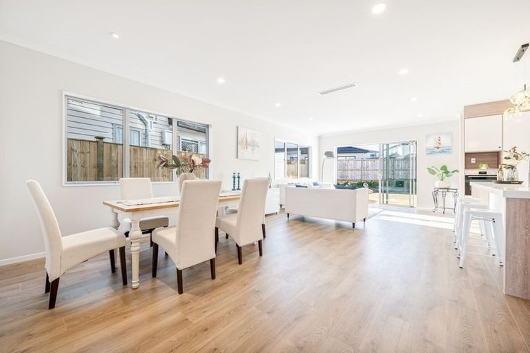 Photo of property in 60 Hikuawa Road, Flat Bush, Auckland, 2019