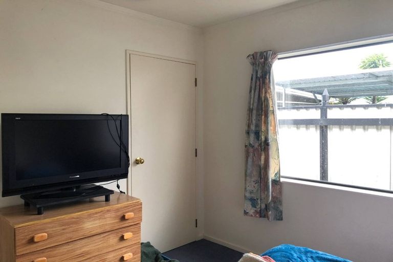 Photo of property in 25a Howard Road, Taradale, Napier, 4112