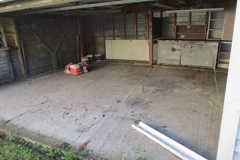 Photo of property in 76 Helena Street, Massey, Auckland, 0614