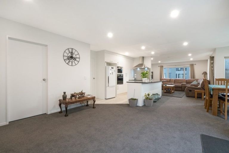 Photo of property in 5 Treestump Road, Takanini, 2112