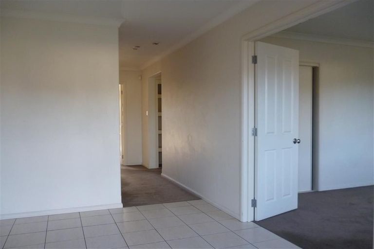 Photo of property in 20 Linkwater Way, Parklands, Christchurch, 8083