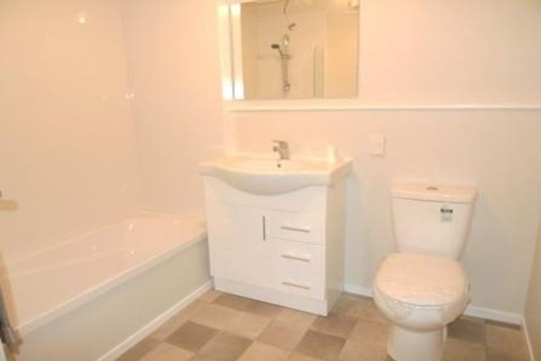 Photo of property in 167b Newlands Road, Newlands, Wellington, 6037