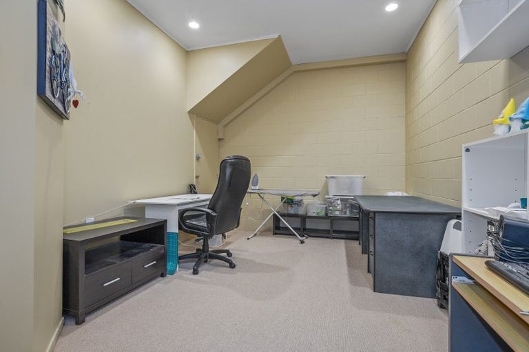 Photo of property in 20 Bayvista Close, Welcome Bay, Tauranga, 3112