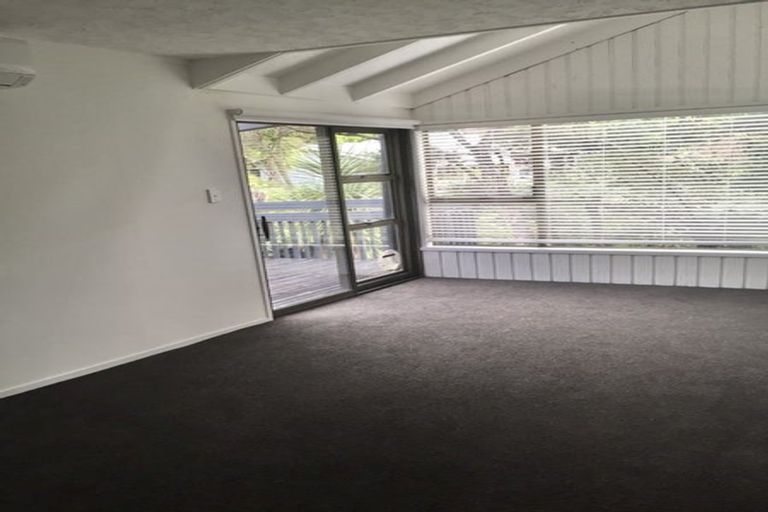 Photo of property in 13 Felstead Street, Birkenhead, Auckland, 0626