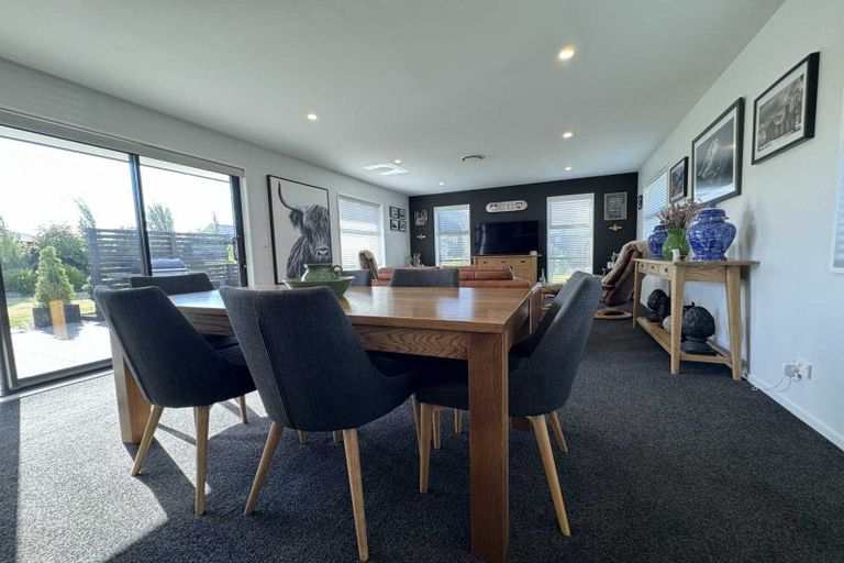 Photo of property in 28 Highgate Drive, Rangiora, 7400