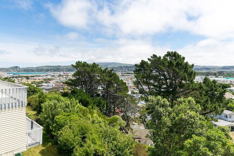 Photo of property in 10 Houston Grove, Miramar, Wellington, 6022