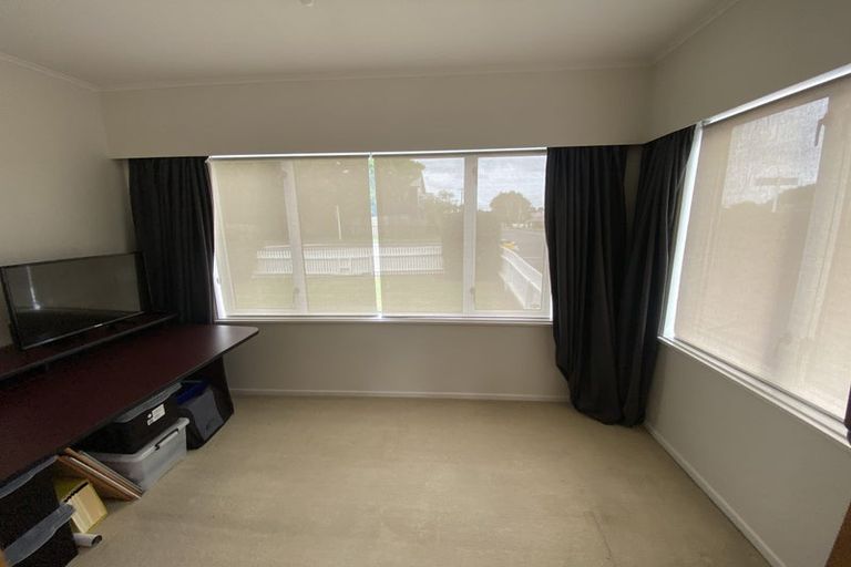 Photo of property in 290 Great South Road, Papakura, 2110