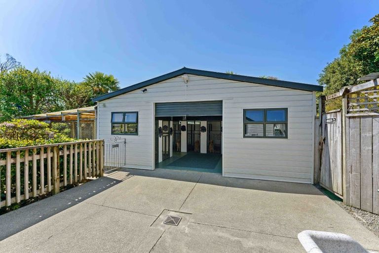Photo of property in 121 Gear Road, Te Horo, Otaki, 5582