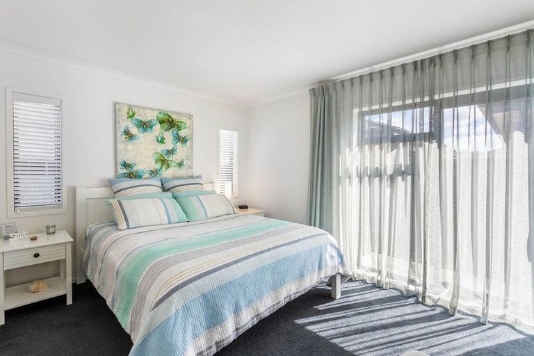 Photo of property in 20 Lillian Place, Orewa, 0931