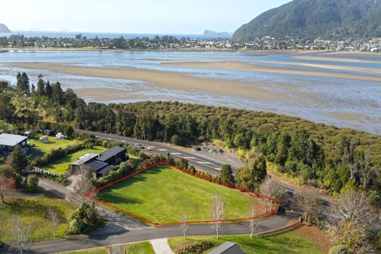 Photo of property in 2 Aldermen Lane, Tairua, 3579