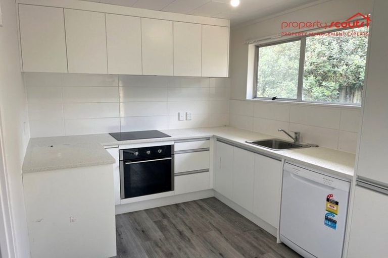 Photo of property in 4 Garton Drive, Massey, Auckland, 0614