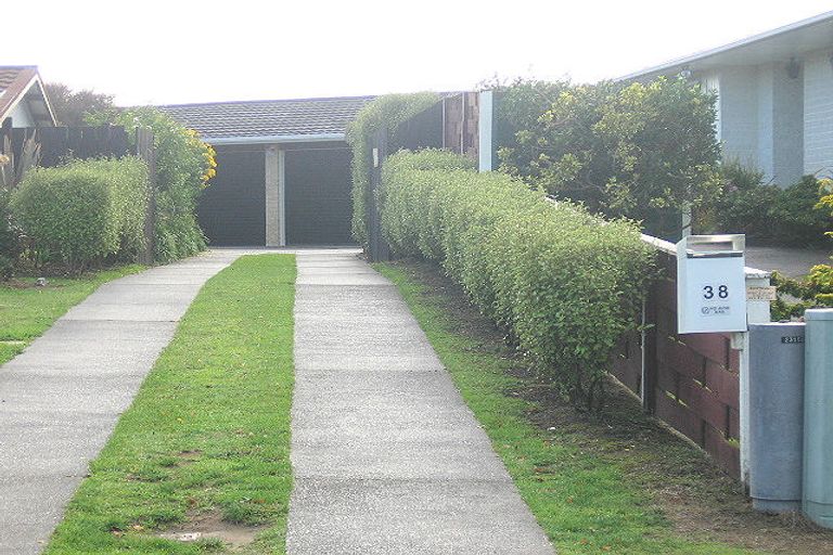 Photo of property in 38 Callender Terrace, Paraparaumu Beach, Paraparaumu, 5032