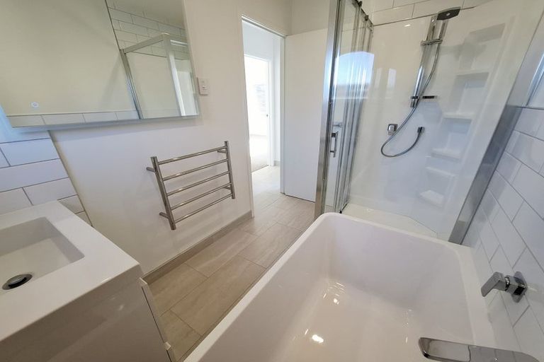 Photo of property in 1/45 Castor Bay Road, Castor Bay, Auckland, 0620