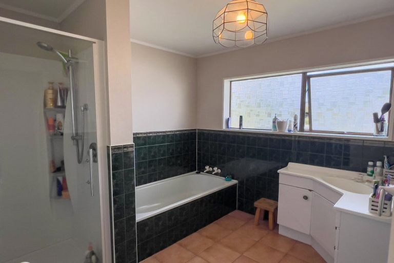 Photo of property in 115a Shakespeare Road, Waiuku, 2681