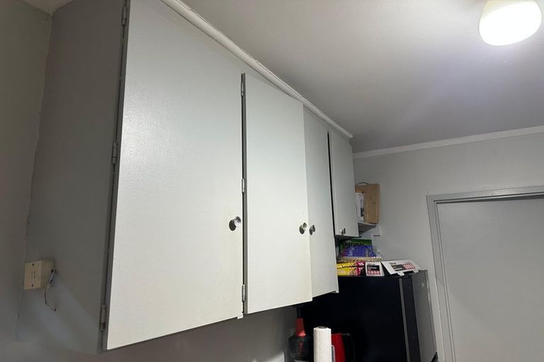 Photo of property in 2 Paton Avenue, Te Atatu South, Auckland, 0610