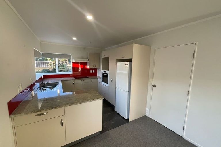 Photo of property in 8b Whiteley Street, Moturoa, New Plymouth, 4310