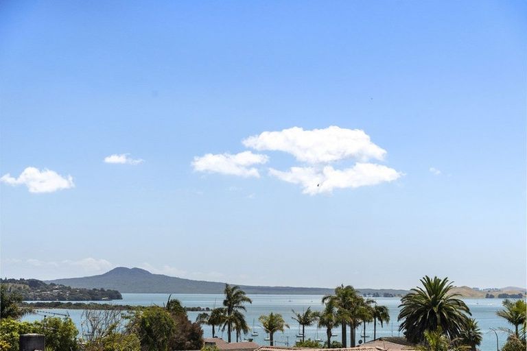 Photo of property in 1/10 Coquille Place, Half Moon Bay, Auckland, 2012