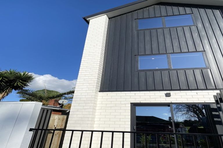 Photo of property in 8/22 Yeovil Road, Te Atatu Peninsula, Auckland, 0610