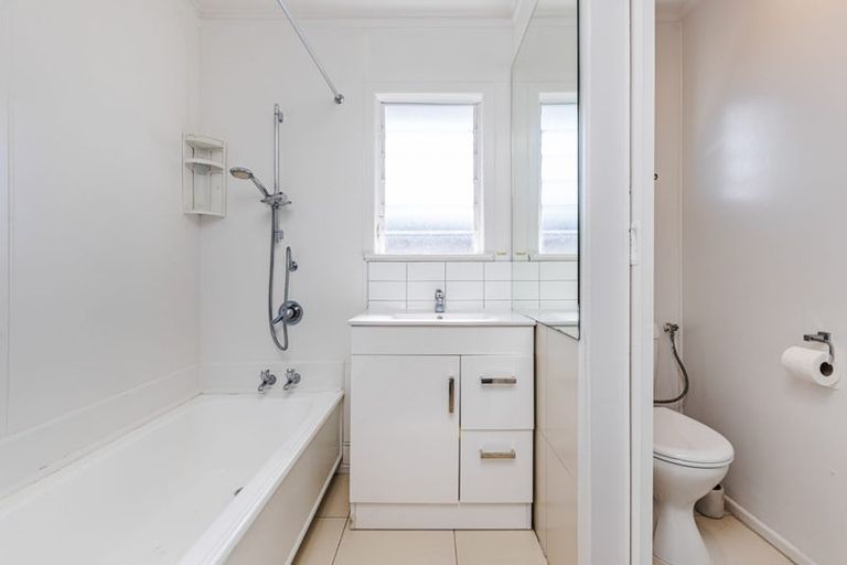 Photo of property in 1/18 Sheehan Avenue, Papakura, 2110