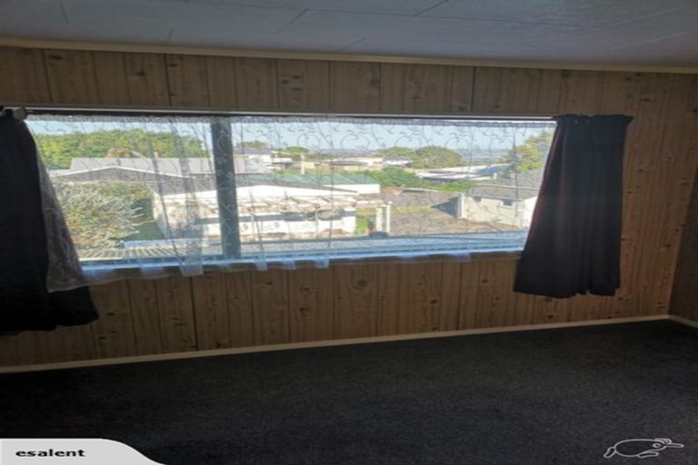 Photo of property in 5b Crispe Road, Clarks Beach, 2122